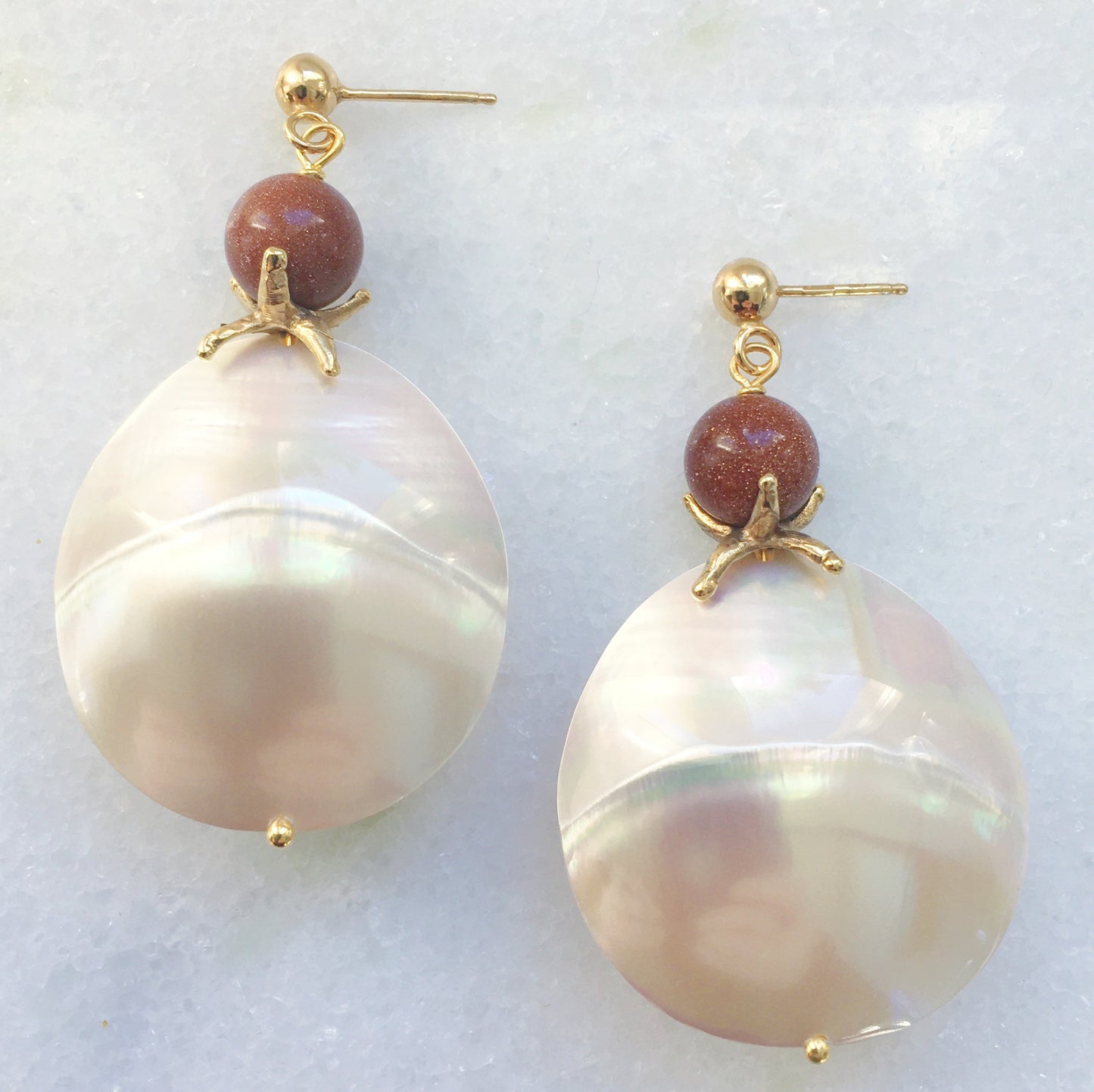 Orecchini corone madreperla