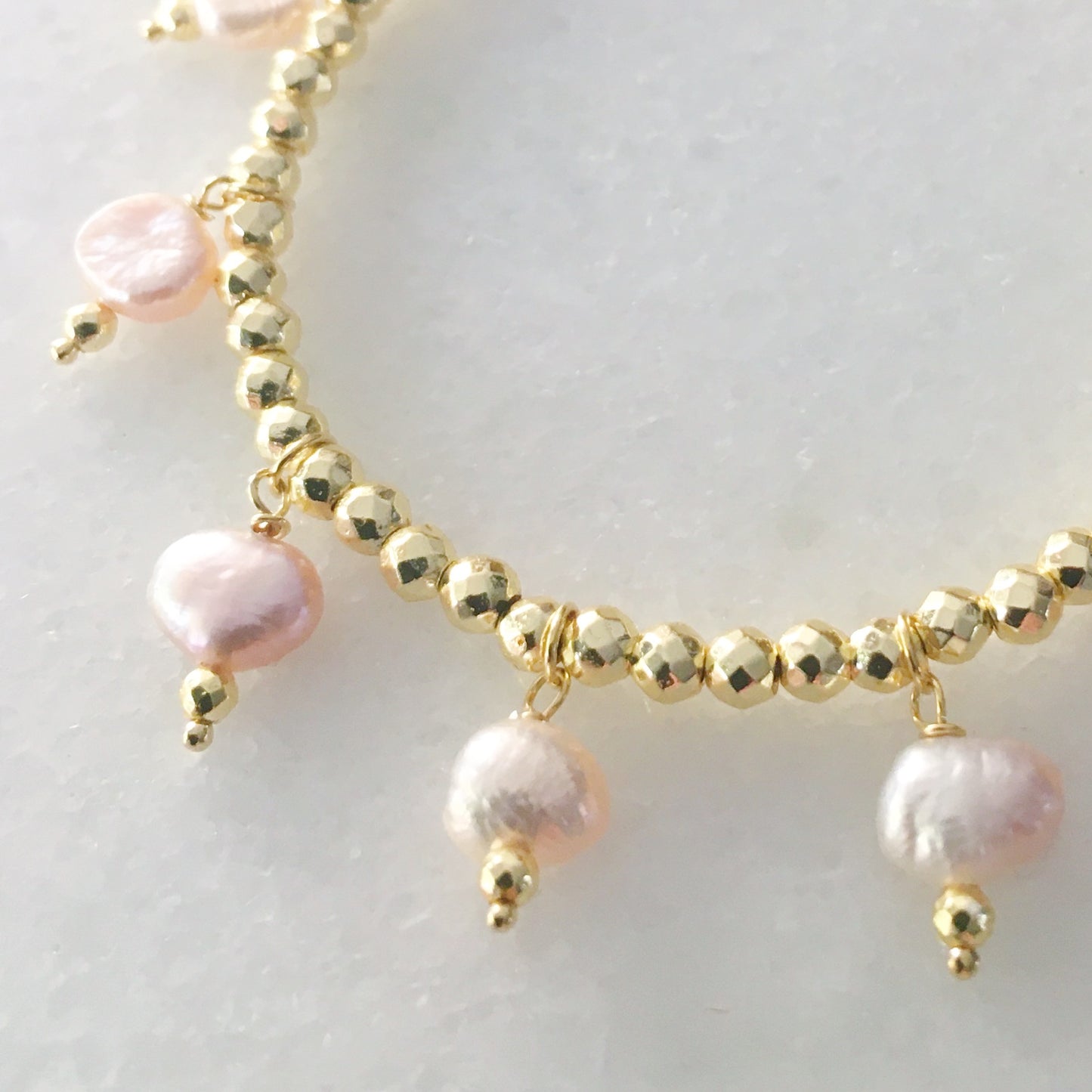Bracciale Charms di perle rosa