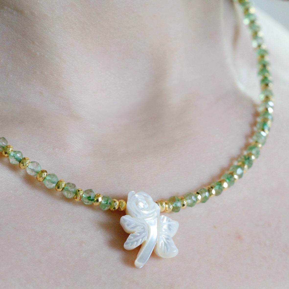 Collana Rosa di madreperla