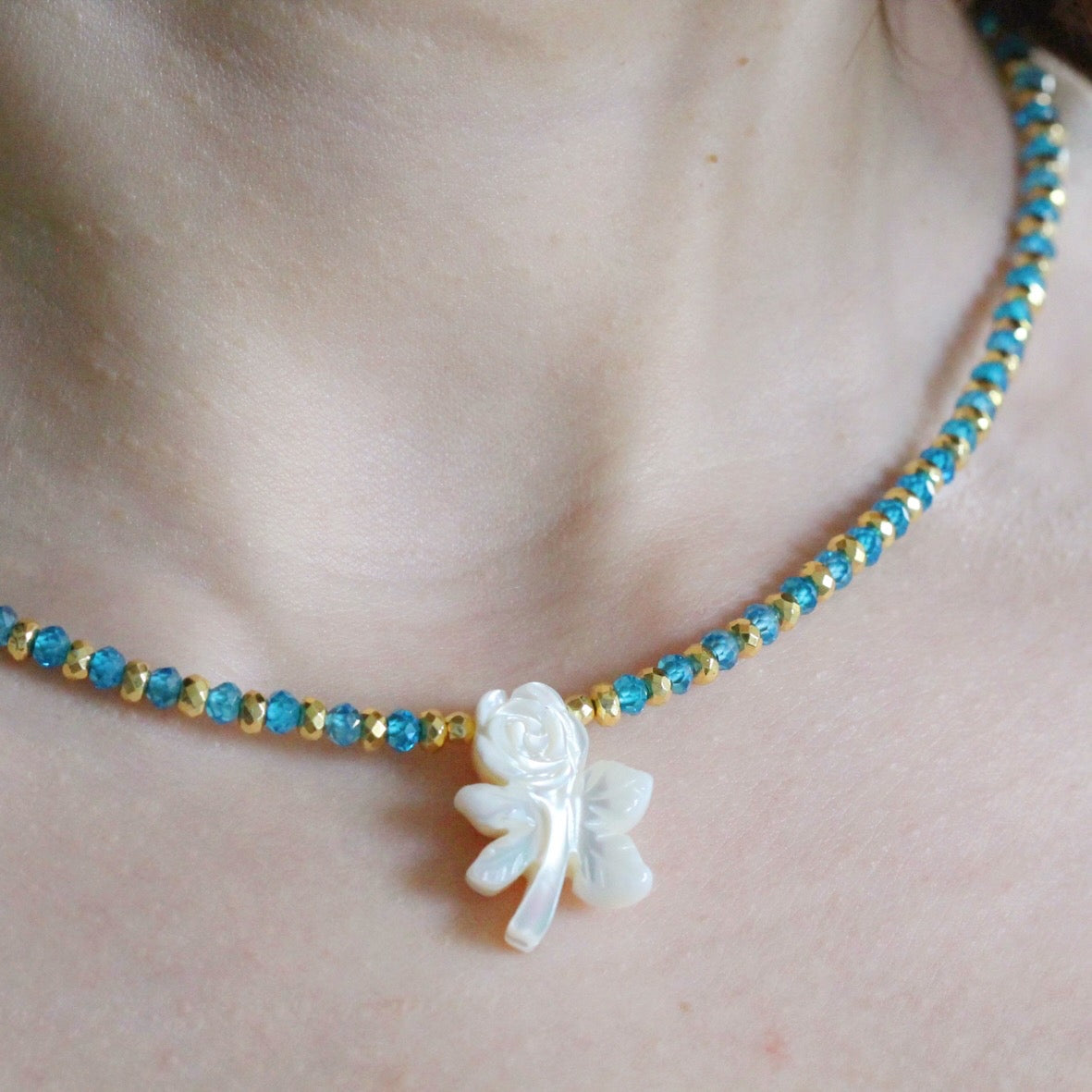 Collana Rosa di madreperla