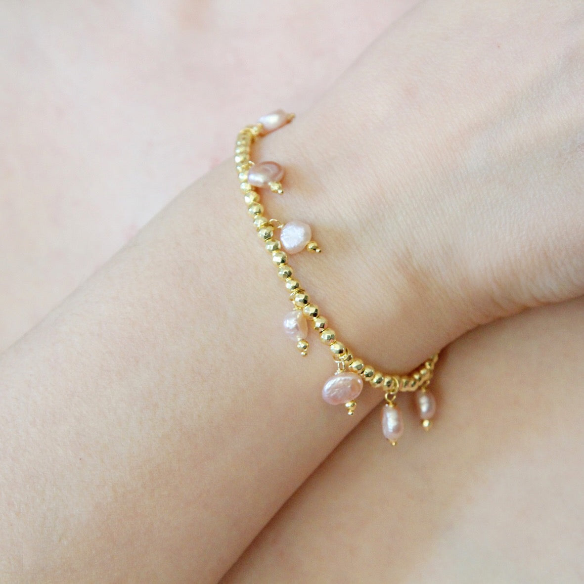 Bracciale Charms di perle rosa