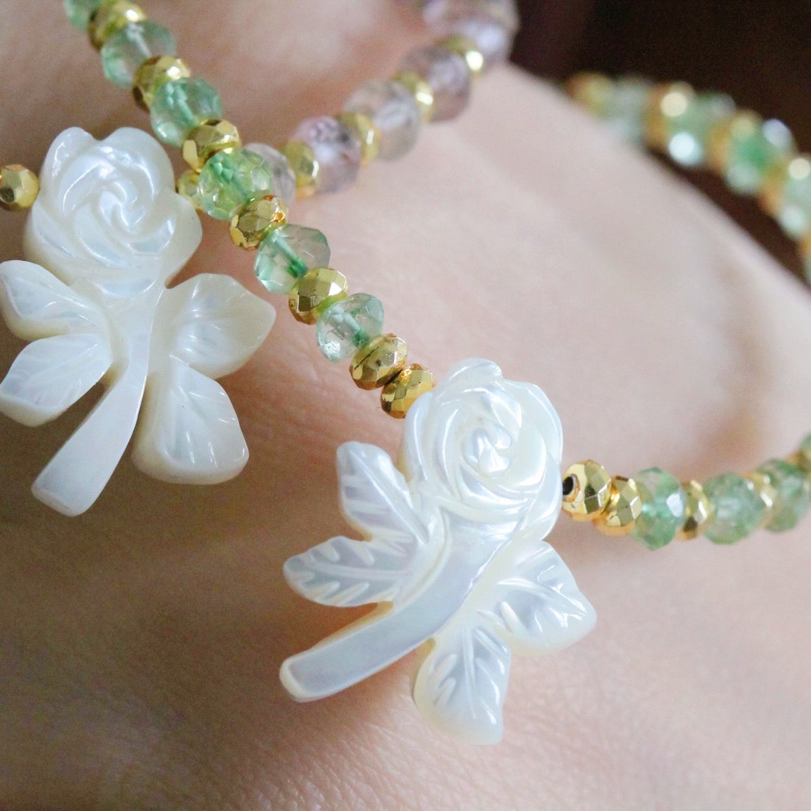 Collana Rosa di madreperla
