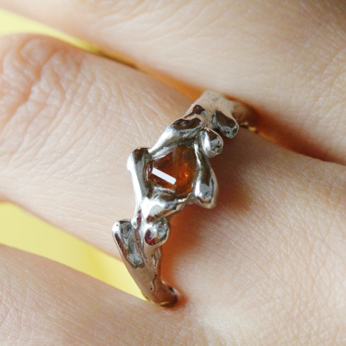 Anello granato italiano