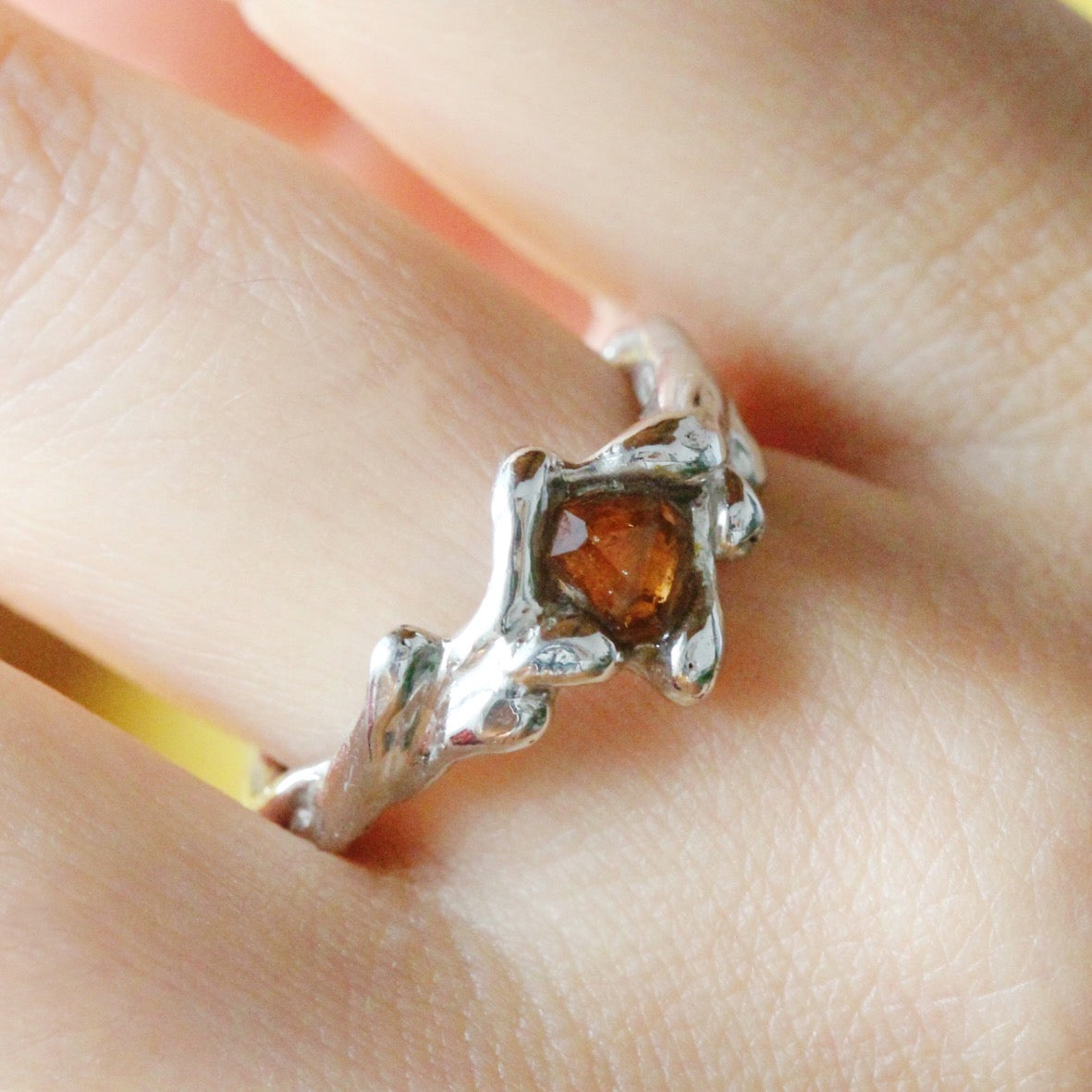 Anello granato italiano