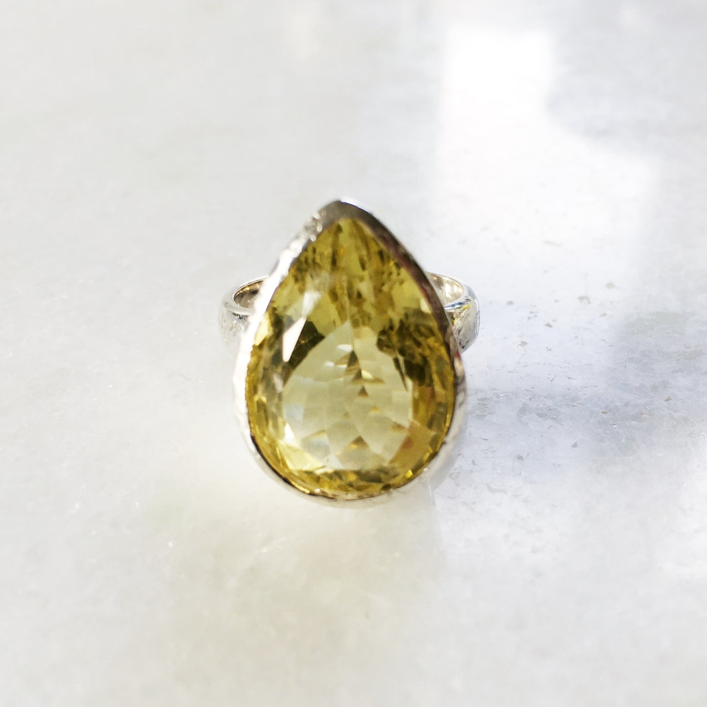 Anello quarzo citrino goccia