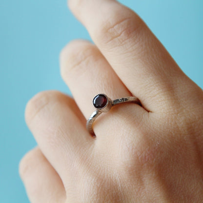 Anello Ninfa granato