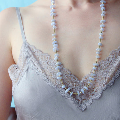 Collana essenziale calcedonio