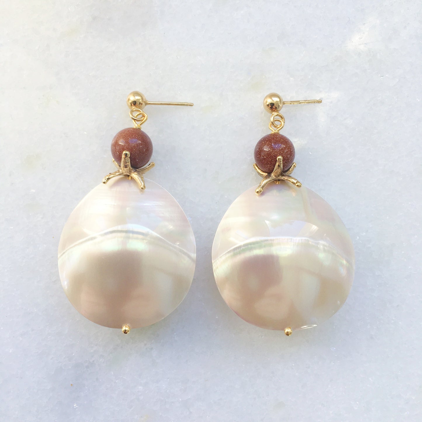 Orecchini corone madreperla