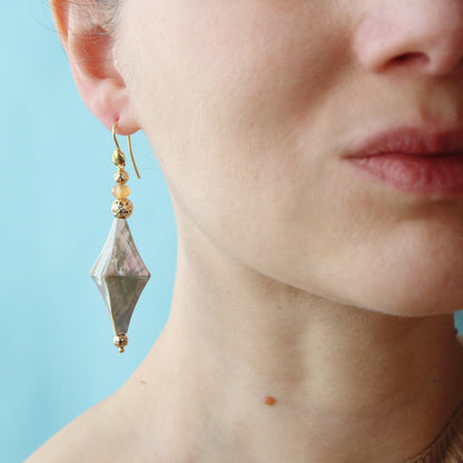 Orecchini madreperla grigi