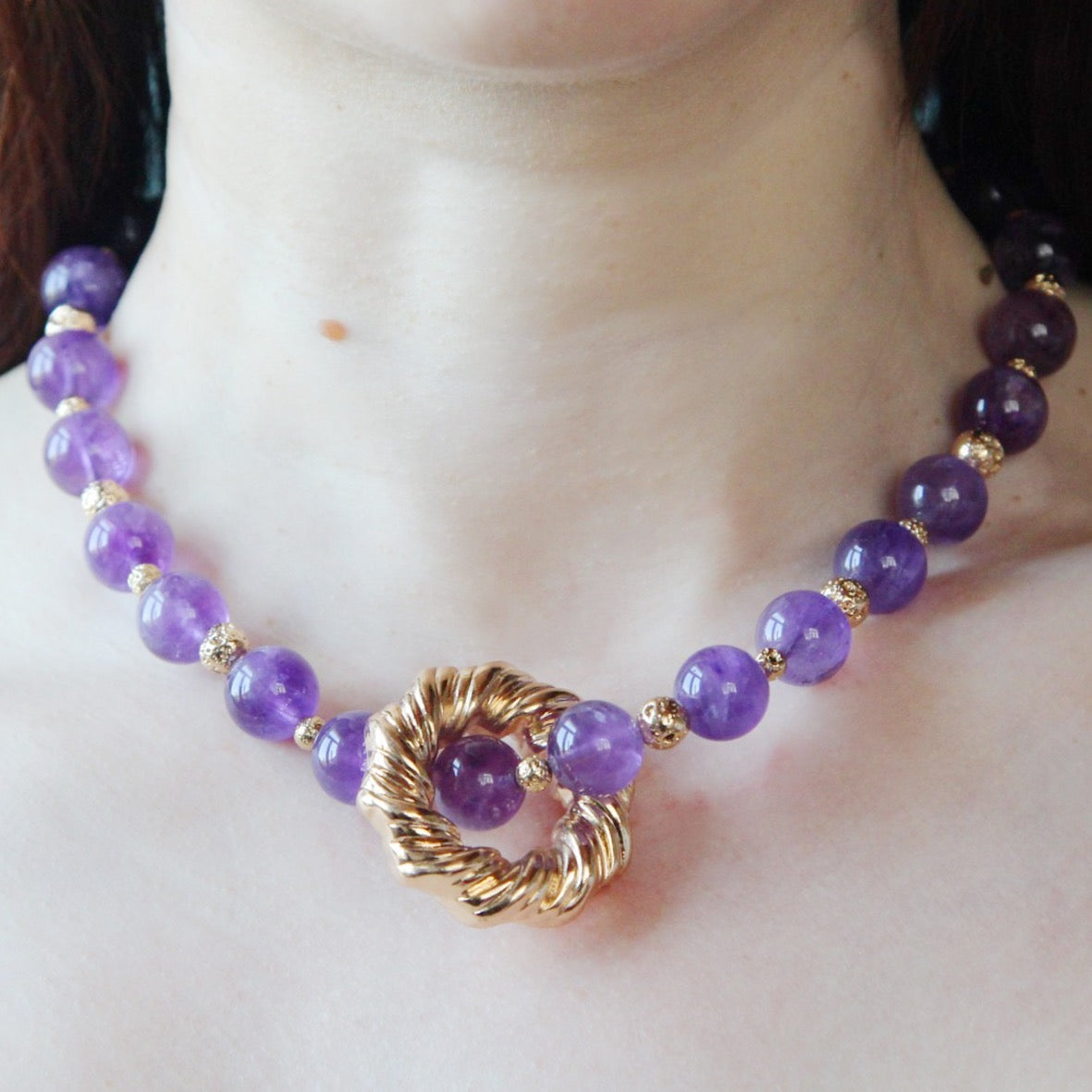Collana magnolia viola