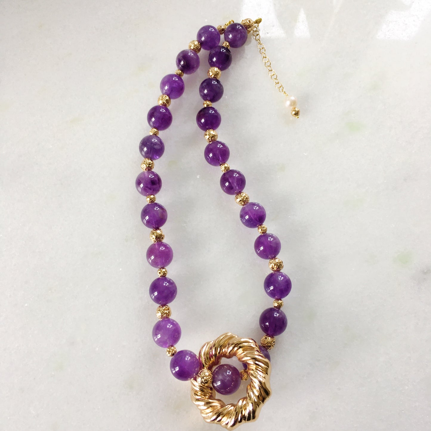 Collana magnolia viola