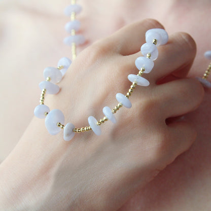 Collana essenziale calcedonio