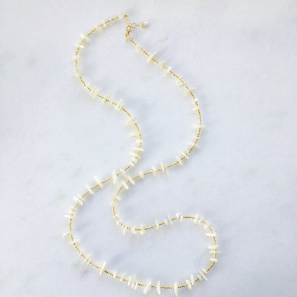 Collana essenziale madreperla