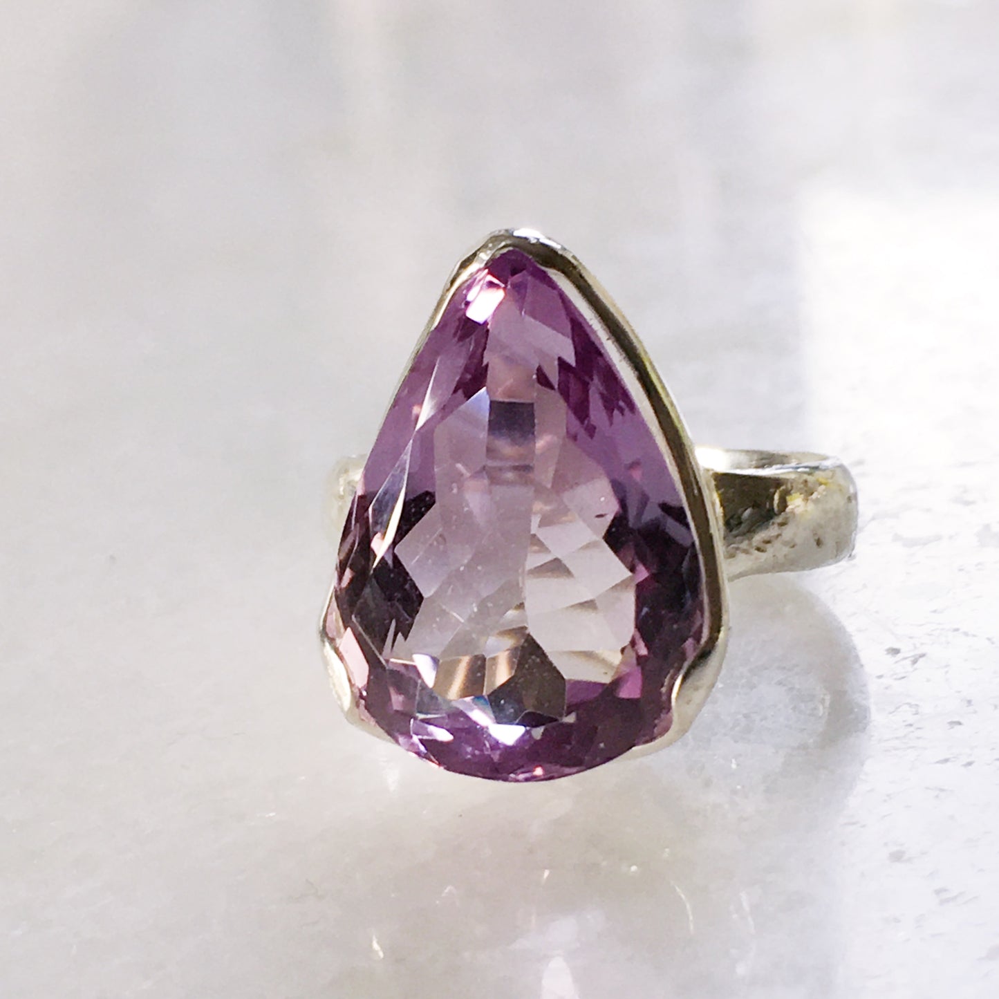 Anello Ametista Goccia